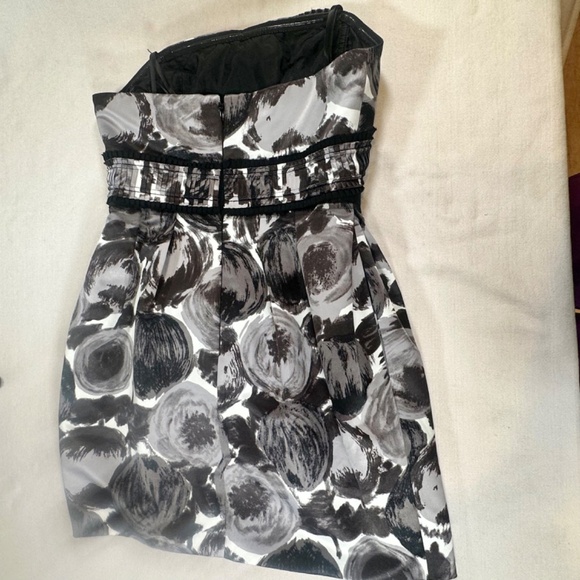 BCBGMaxazria Women Dress 4 Black Printed Silk Blend Strapless Mini Dress - Picture 7 of 10